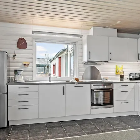 With Fireplace Iii *